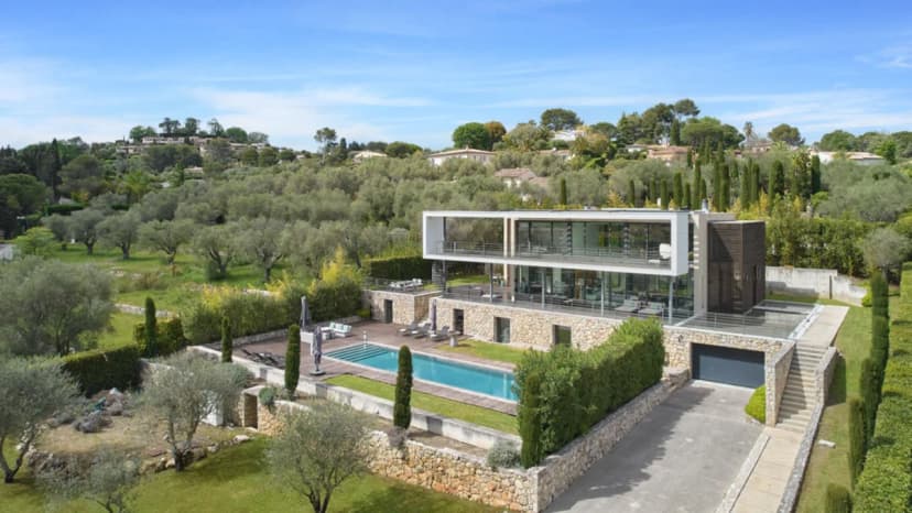 Peaceful Luxury Retreat Near Mougins