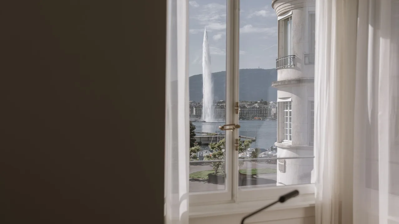 Grand Apartment Overlooking Lake Geneva photo 4