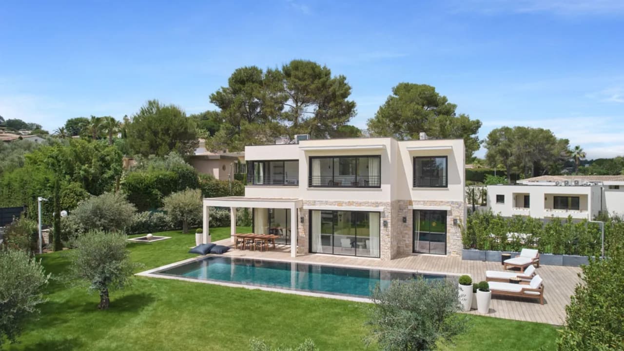 Stylish Villa in Castellaras Neighborhood photo 5