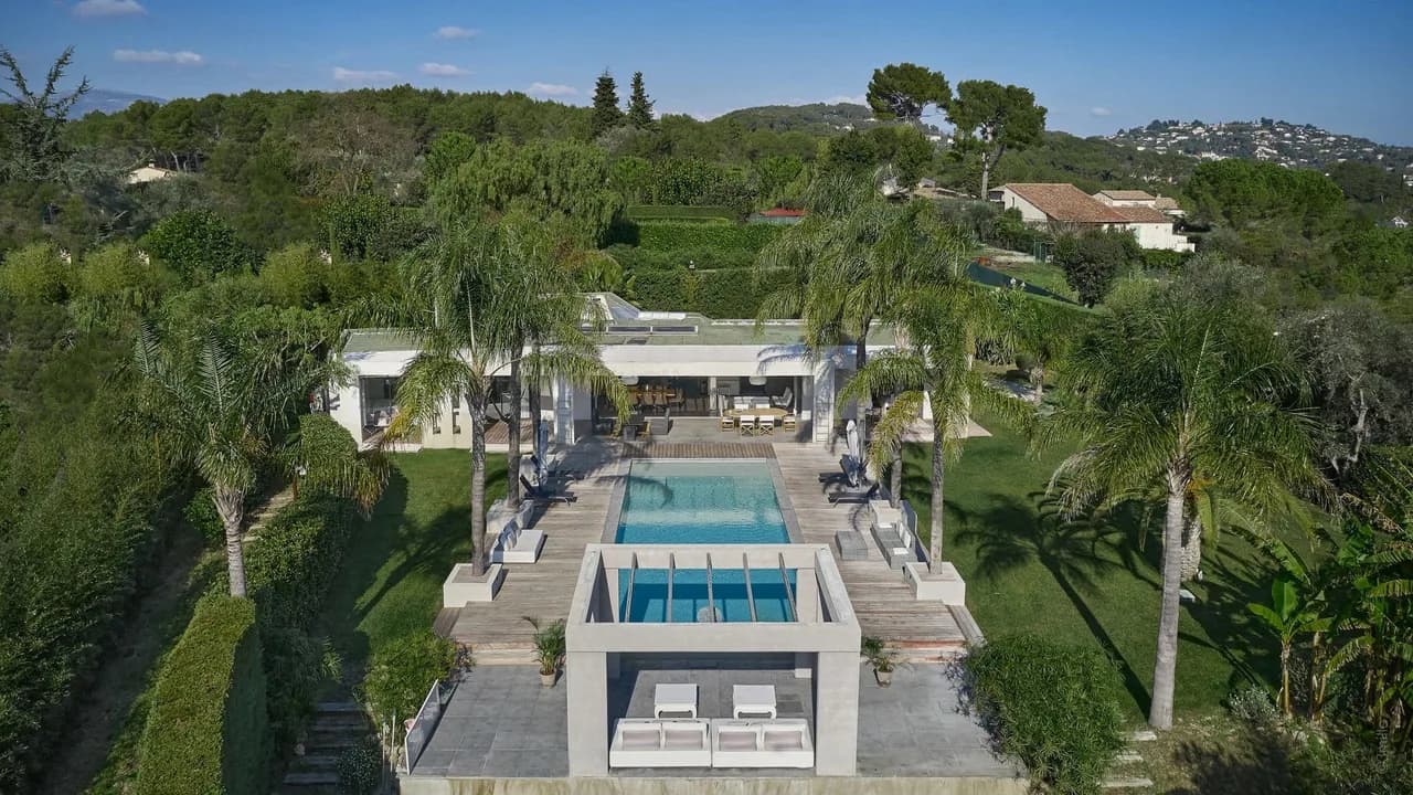 Upscale Villa in French Countryside photo 5
