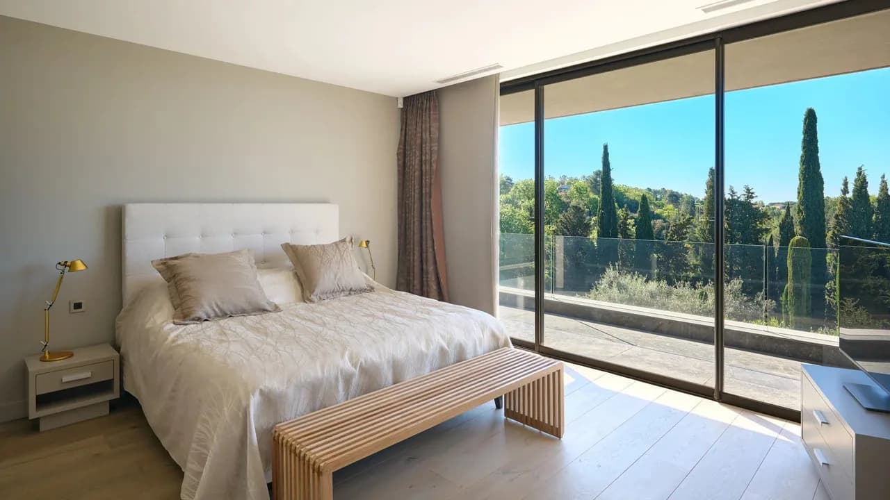 Contemporary Villa Retreat in Montauroux photo 3