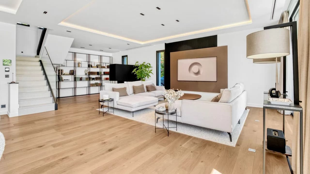 Entertainer’s Paradise in French Countryside