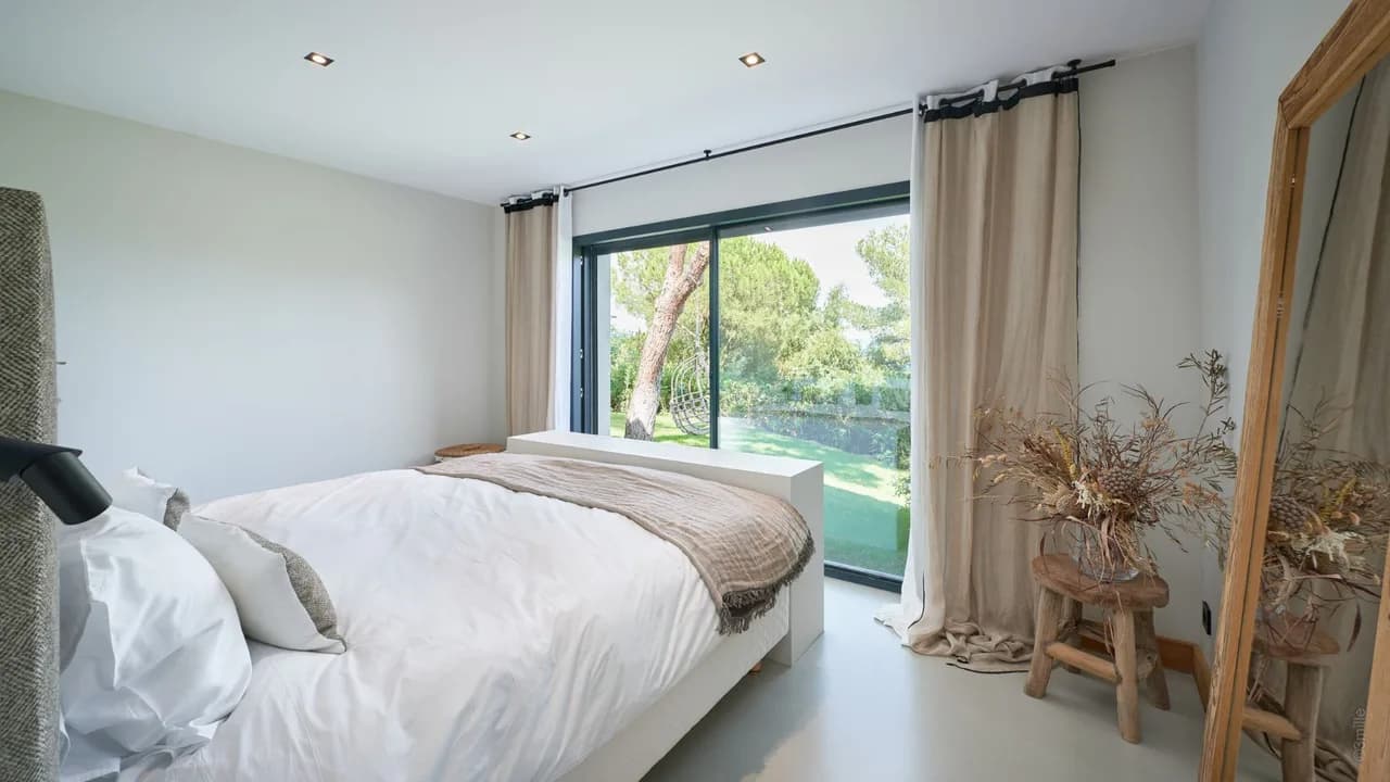 Luxurious Sea View Saint-Tropez Retreat photo 3