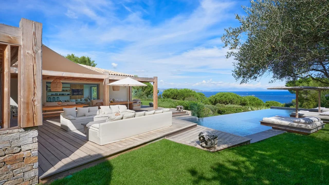 Luxurious Sea View Saint-Tropez Retreat photo 5