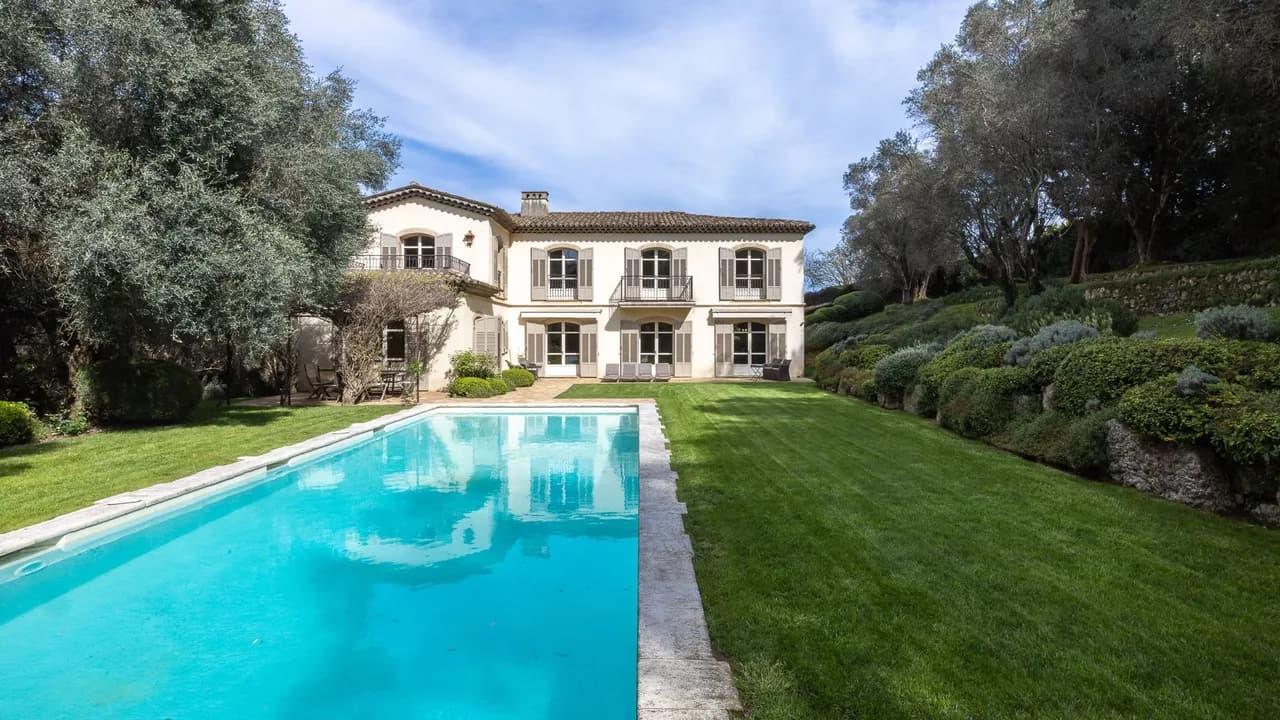 Refined Countryside Retreat Near Mougins
