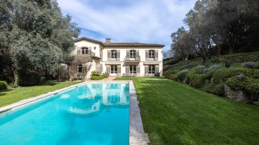 Refined Countryside Retreat Near Mougins