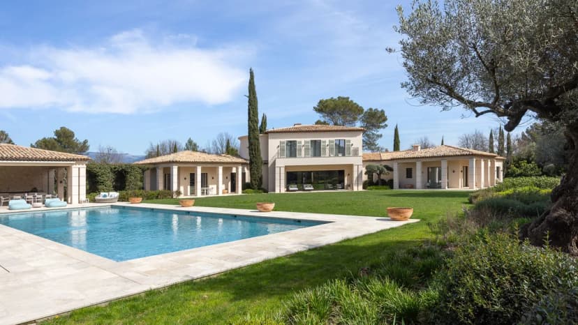 Peaceful Luxury In Tourrettes Hills