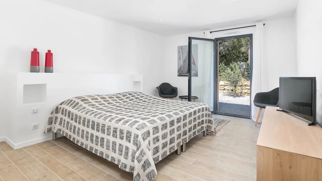 Stylish Ramatuelle Villa With Heated Pool photo 3