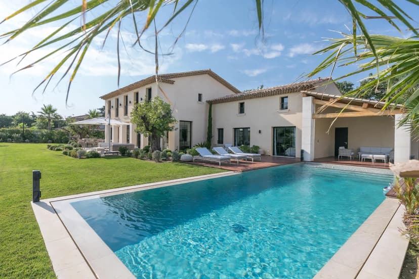 Alfresco Living Villa With Pool