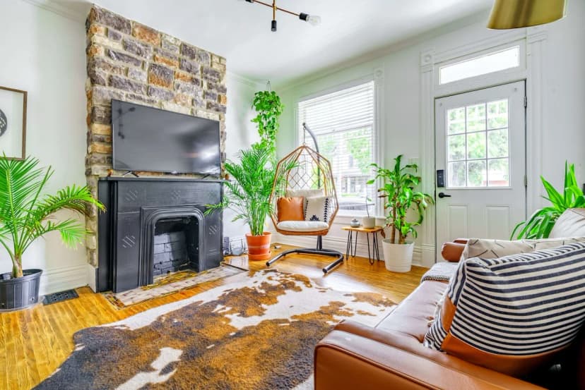 🌿 Jungle Fever by Jungle House | Walk to High Street | Near Convention Center, OSU & Nationwide Arena | Downtown & Short North | 5,800+ Reviews | Private Parking