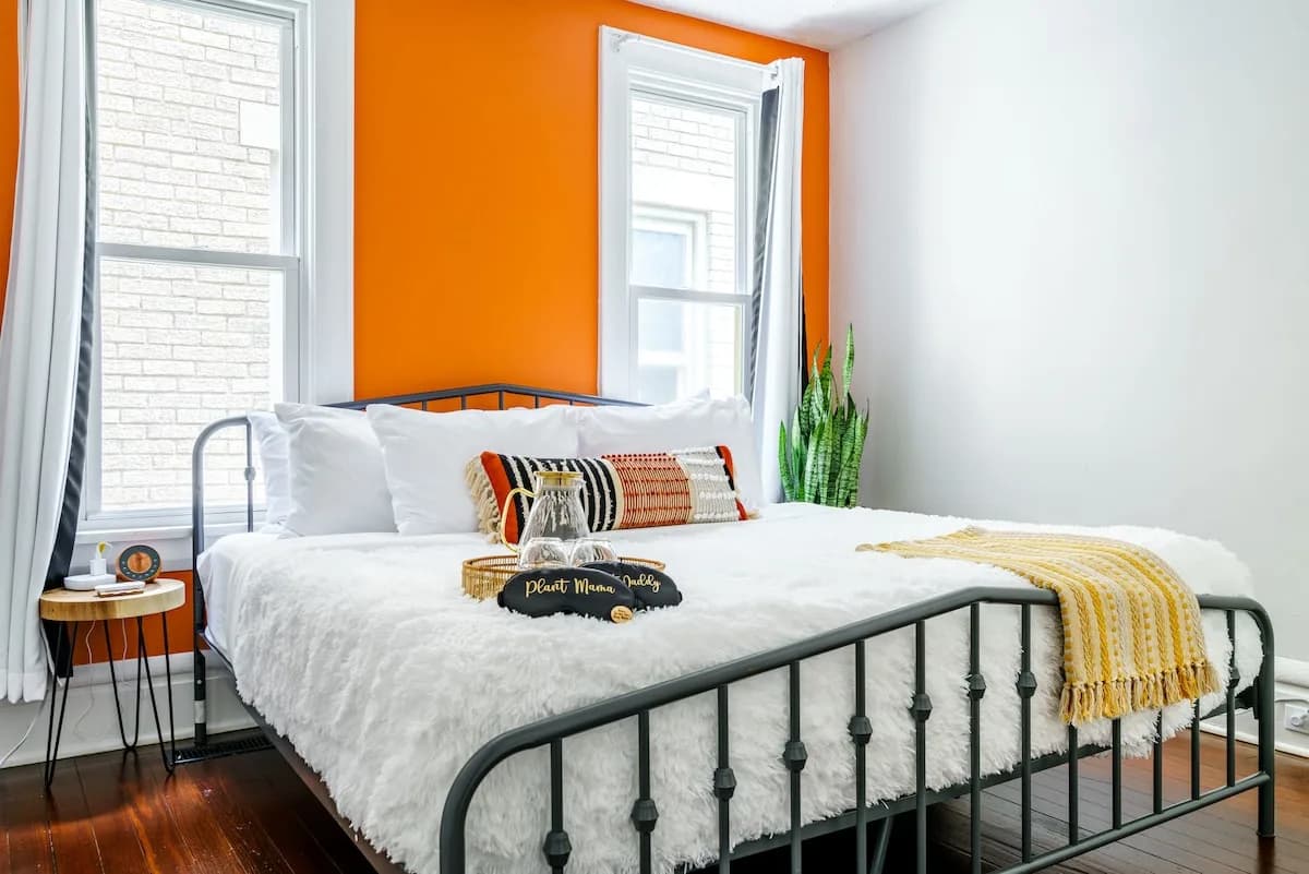 Chic Two Bedroom Retreat in Downtown Columbus Ohio photo 3