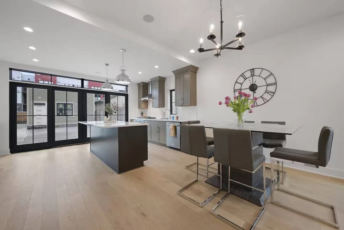 🌿Casa Blanca by Jungle House | Walk to High Street | Near Convention Center, OSU & Nationwide Arena | Downtown & Short North | 5,800+ Reviews | Free Parking photo 3