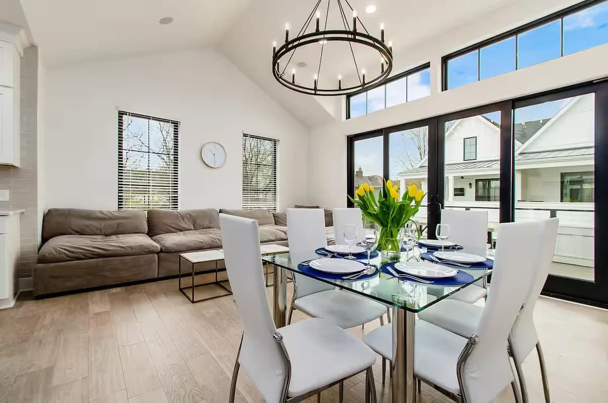 🌿Jungle Sol by Jungle House | Downtown & Short North | Garage Parking | 5,800+ Reviews | Near Convention Center & Nationwide Arena & Ohio State | Walk to High Street photo 5