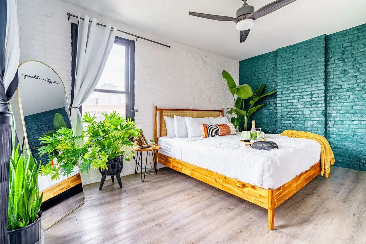 🌿Jungle Jive by Jungle House | Downtown & Short North | Free Parking | 5,800+ Reviews | Near Convention Center & Nationwide Arena & Ohio State | Walk to High Street photo 2
