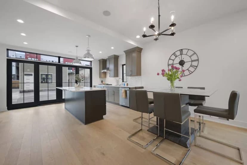 🌿Casa Cielo by Jungle House | Walk to High Street | Near Convention Center, OSU & Nationwide Arena | Downtown & Short North | 5,800+ Reviews | Free Parking