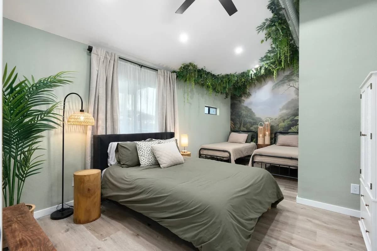 Shared Theater and Pool One Bedroom in Phoenix photo 3