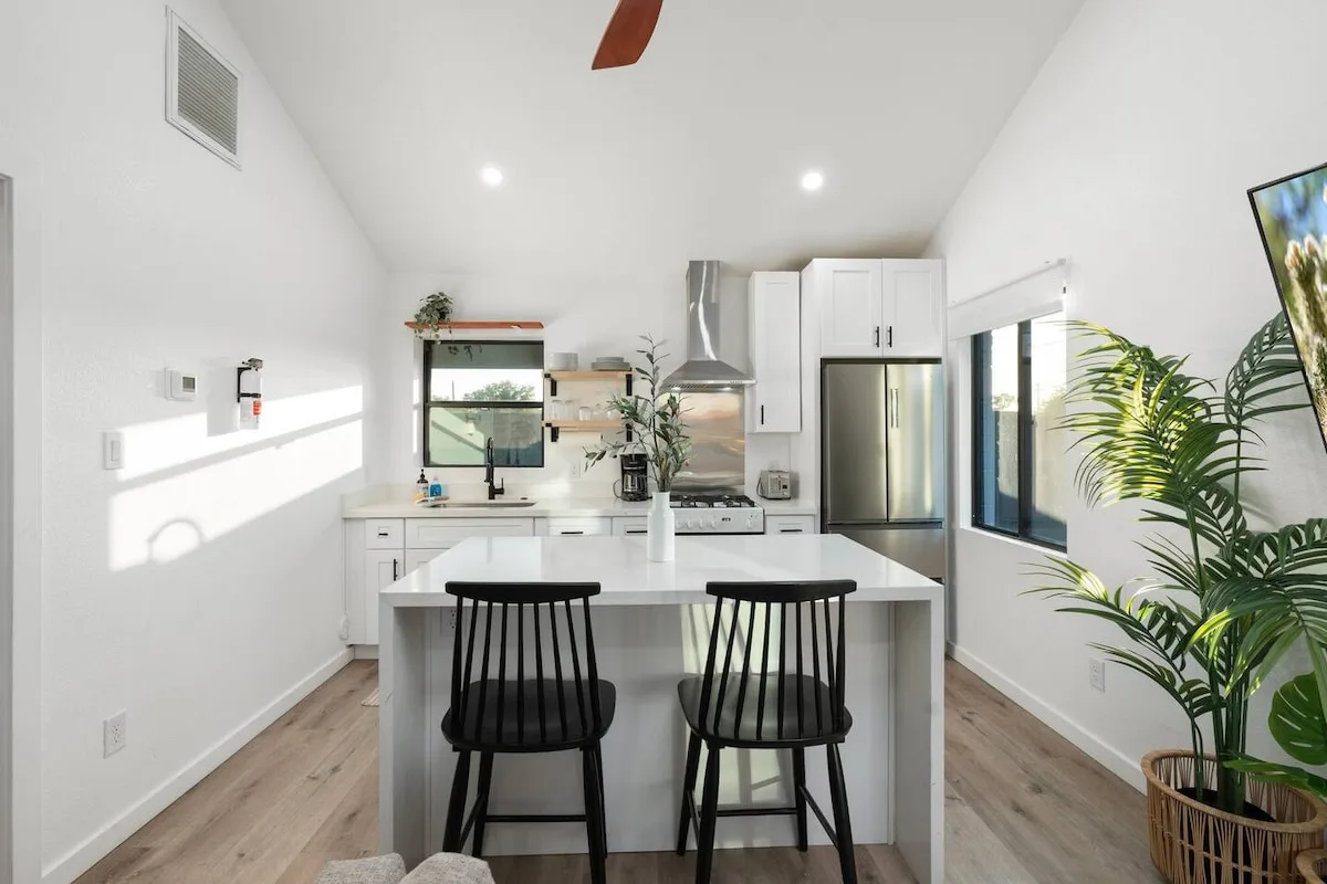 Shared Theater and Pool One Bedroom in Phoenix photo 4