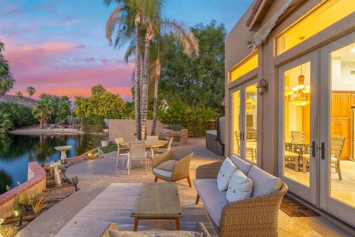 Lakeside Villa with Private Patio in Glendale California photo 5