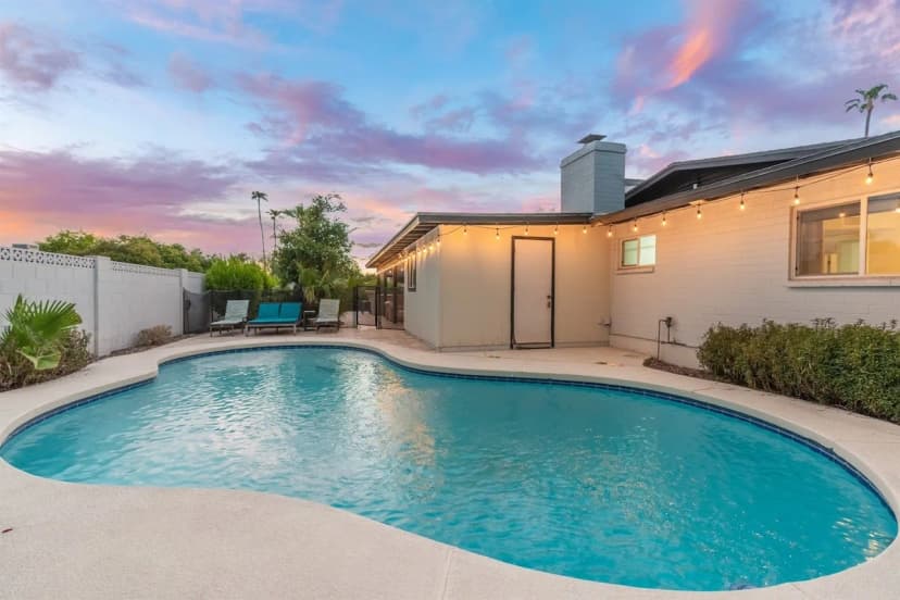 Sparkling Pool, 4 Bedroom, Grill, Great Location