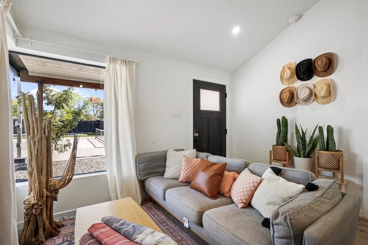 Shared Amenities One Bedroom in Phoenix Arizona photo 4