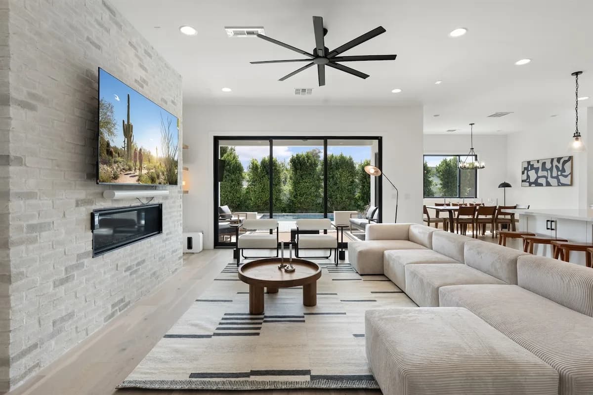 Heated Pool Five Bedroom Villa in Phoenix Arizona photo 2