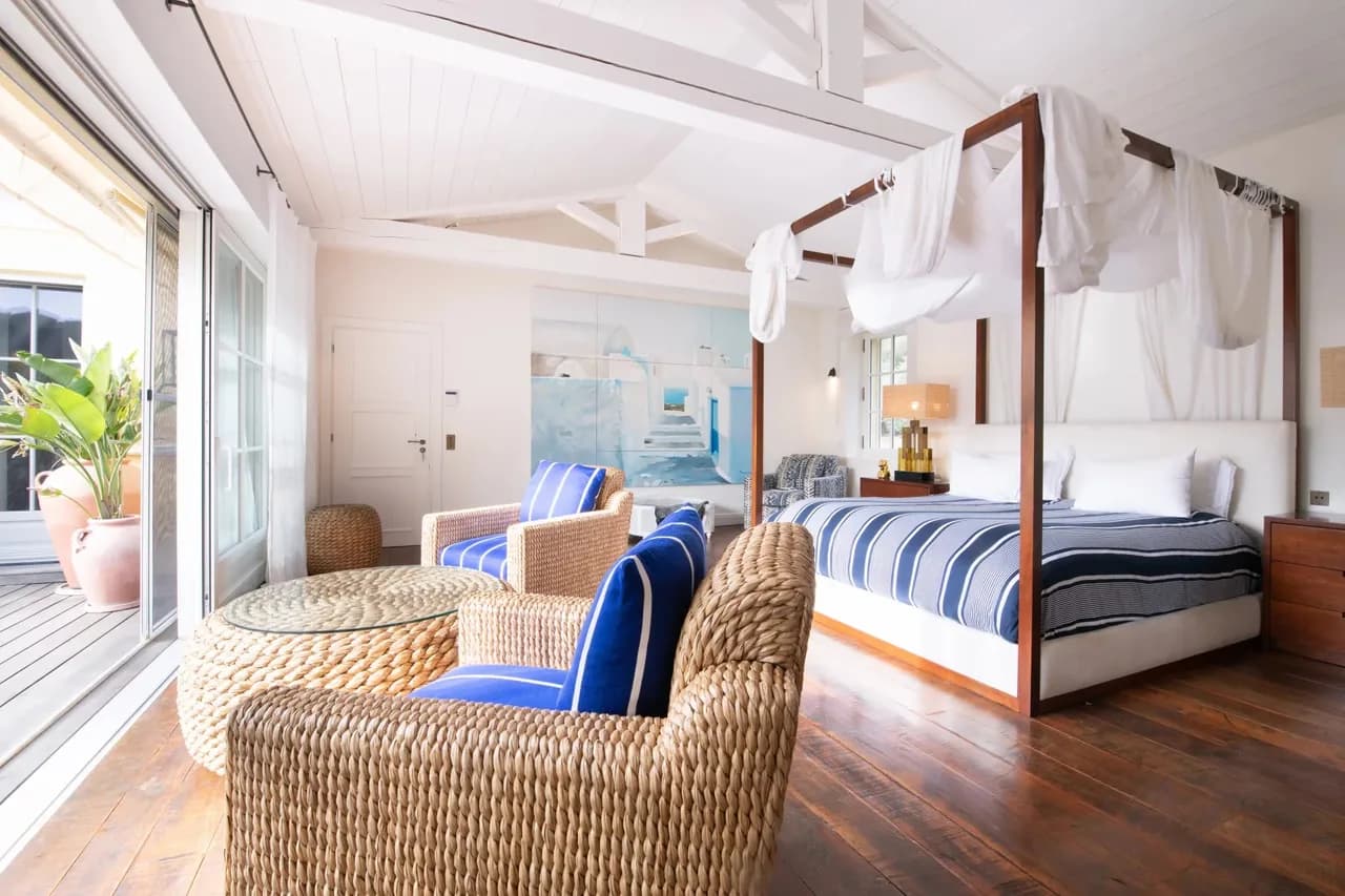 Elegant Villa With Pool and Views photo 3