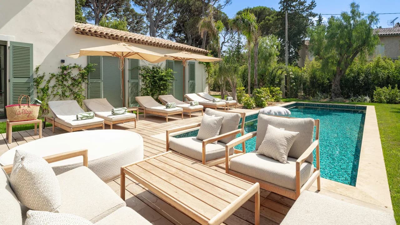 Secure Domain Villa With Heated Pool