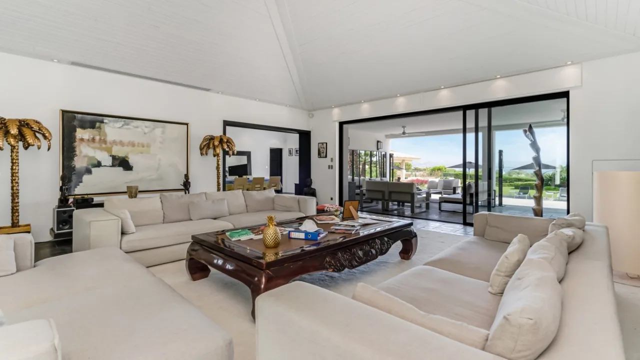 Elegant Villas Overlooking the Sea photo 2