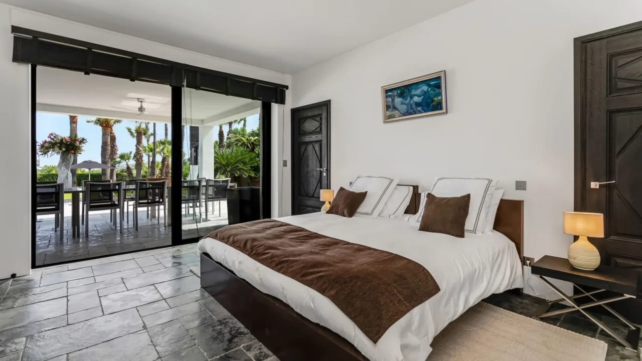 Elegant Villas Overlooking the Sea photo 3