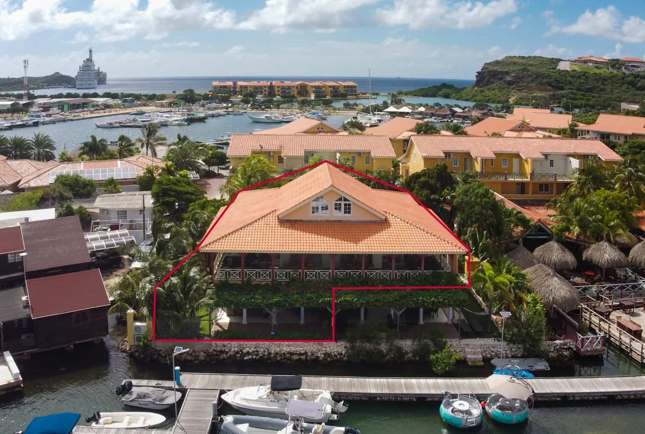 Penthouse Overlooking Spanish Water in Willemstad