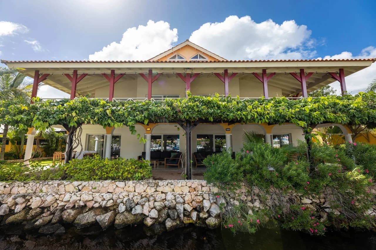 Penthouse Overlooking Spanish Water in Willemstad photo 2