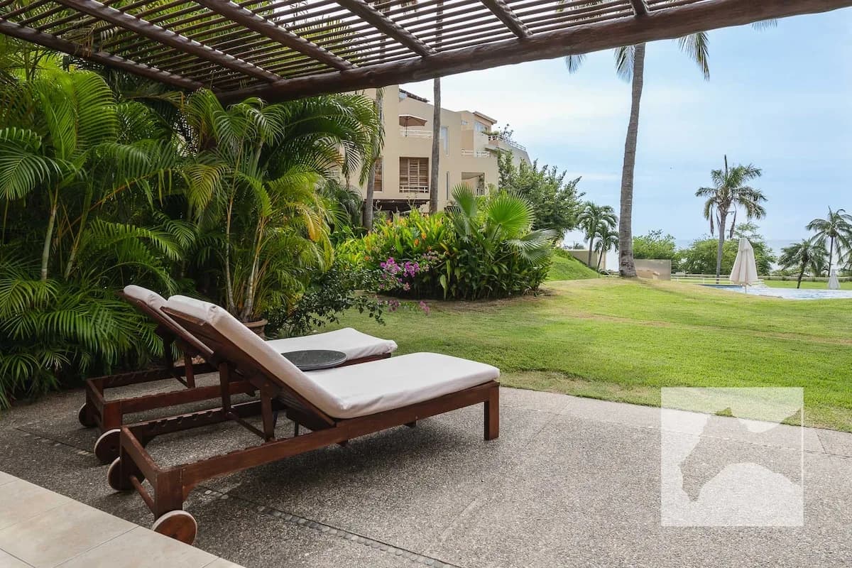 Beachfront Three-Bedroom Condo in Punta Mita photo 2