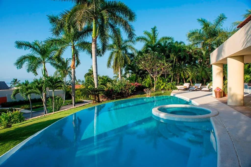 Beachfront Six Bedroom Villa in Punta Mita photo 2