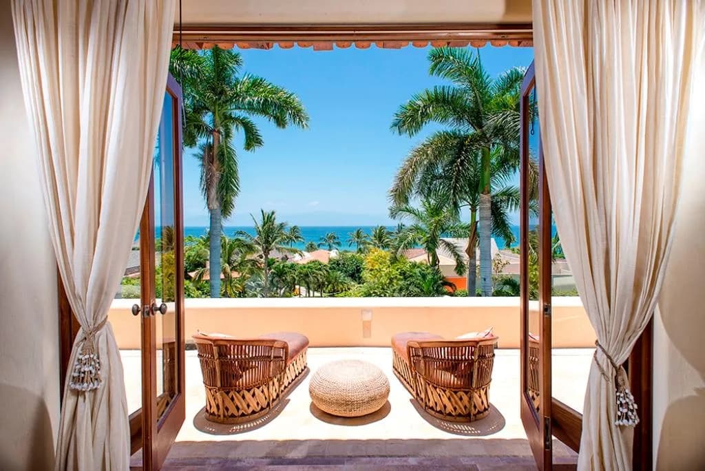 Beachfront Six Bedroom Villa in Punta Mita photo 3