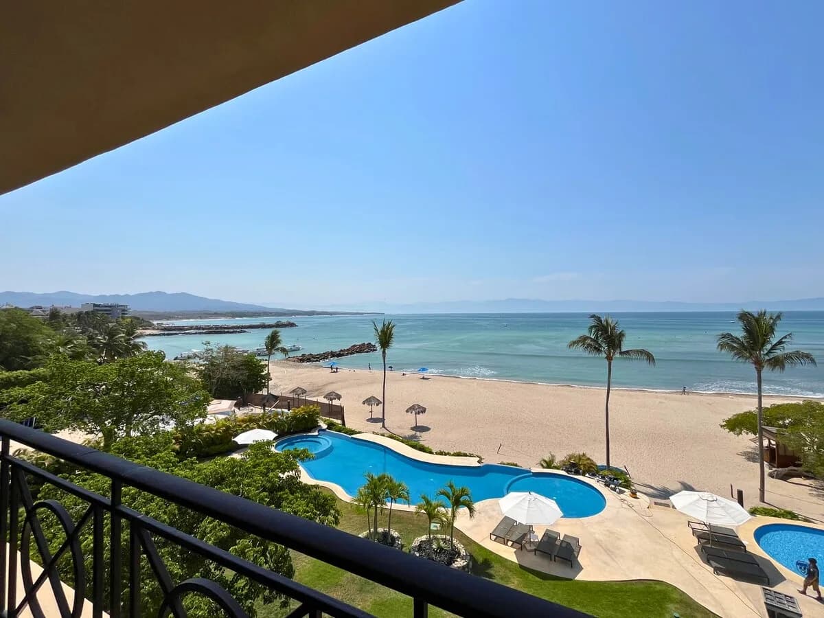 Beachfront Three-Bedroom Penthouse in Punta de Mita photo 4