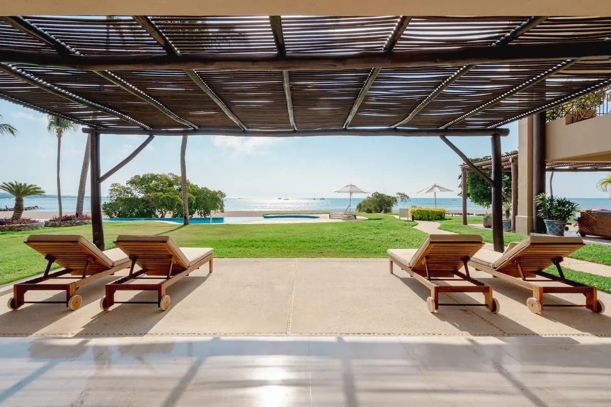 Ocean View Beachfront Villa in Hacienda de Mita