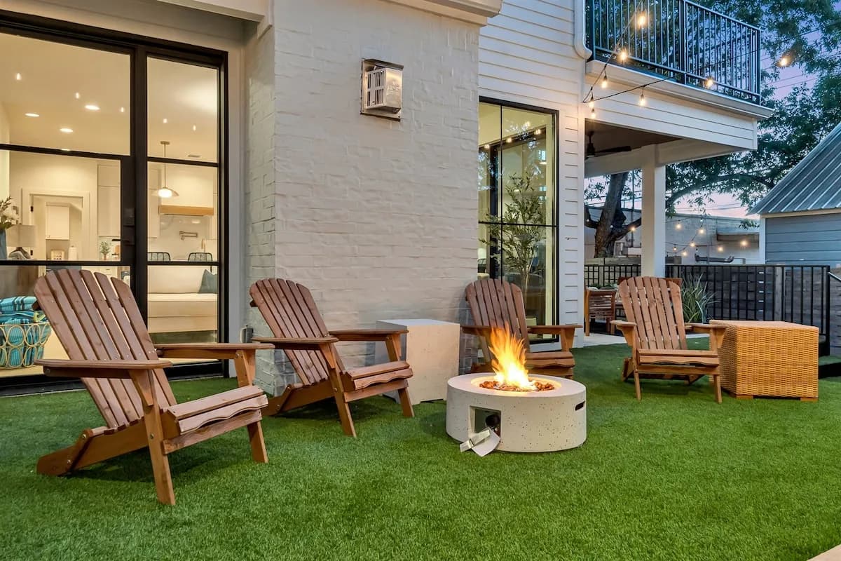 Expansive Six Bedroom Retreat in Austin photo 3
