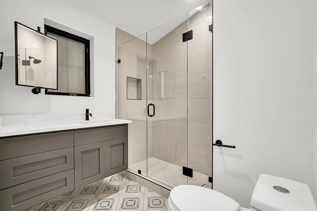 Modern One-Bedroom Guest House in Austin Texas photo 2