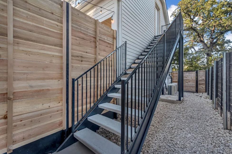 Modern One-Bedroom Guest House in Austin Texas photo 4