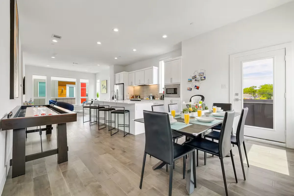 Rooftop Family-Friendly Villa in Dallas photo 4