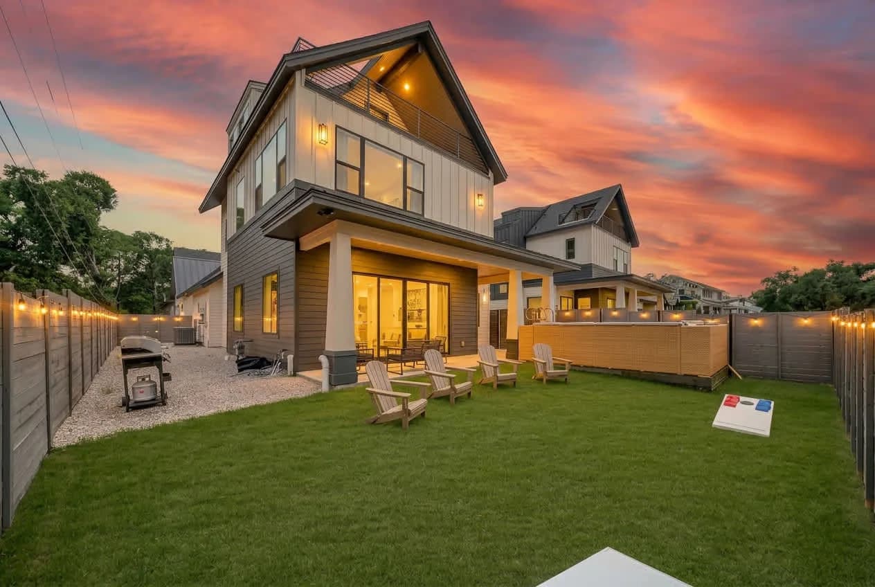 Spacious Six Bedroom Villa in Austin photo 5
