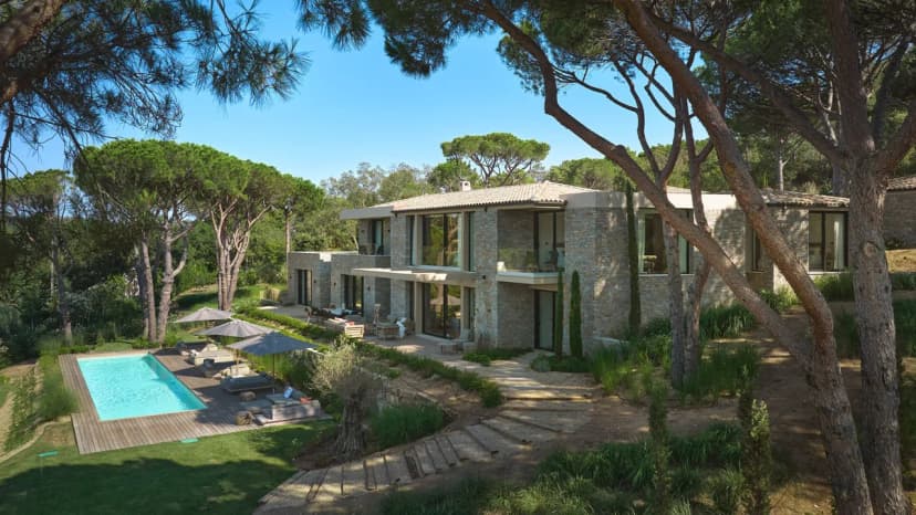 Contemporary Villa Overlooking Saint-Tropez