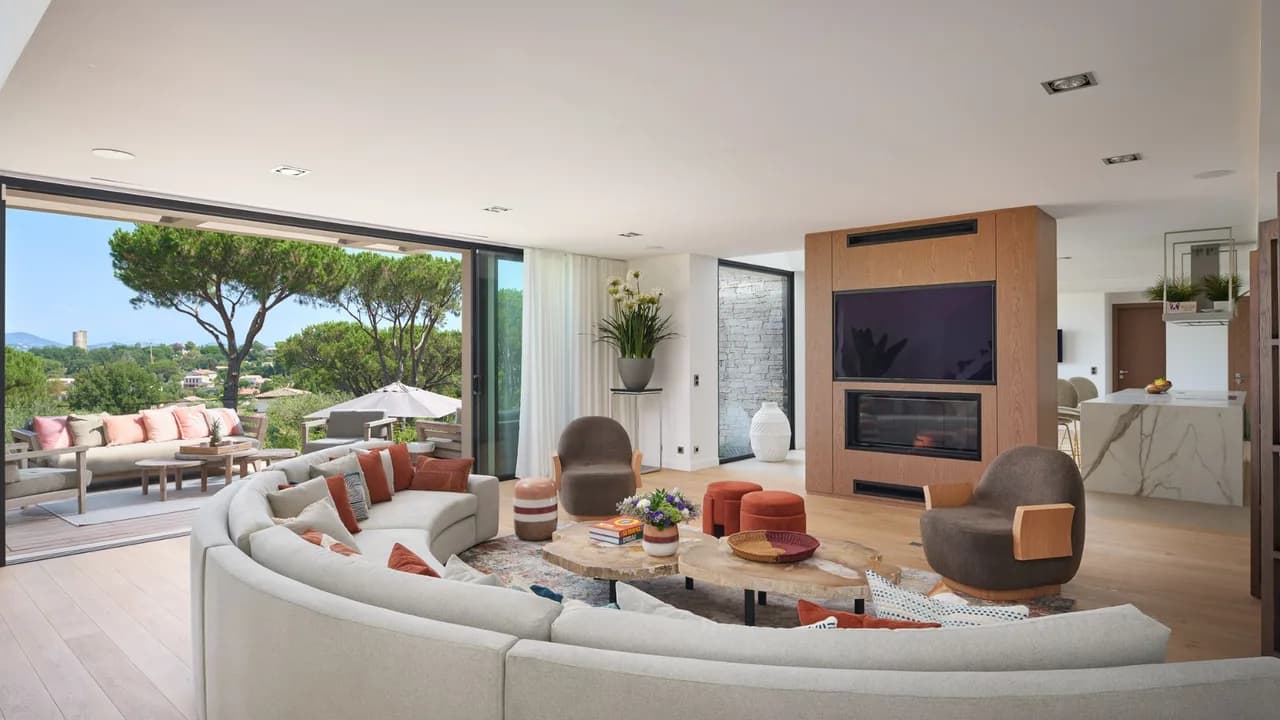 Contemporary Villa Overlooking Saint-Tropez photo 2