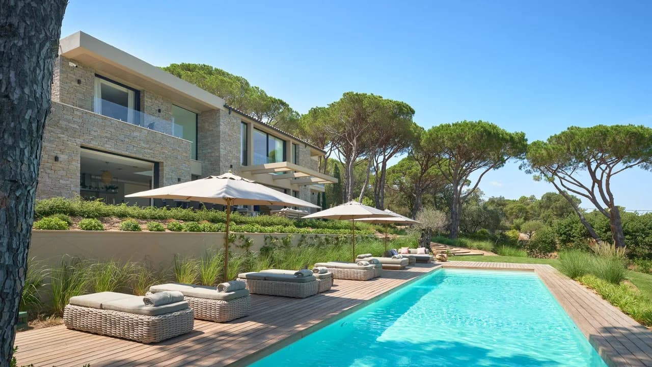 Contemporary Villa Overlooking Saint-Tropez photo 4