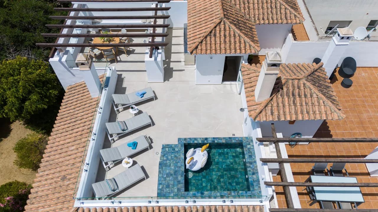 Heated Plunge Pool Penthouse in Puerto Banus photo 2