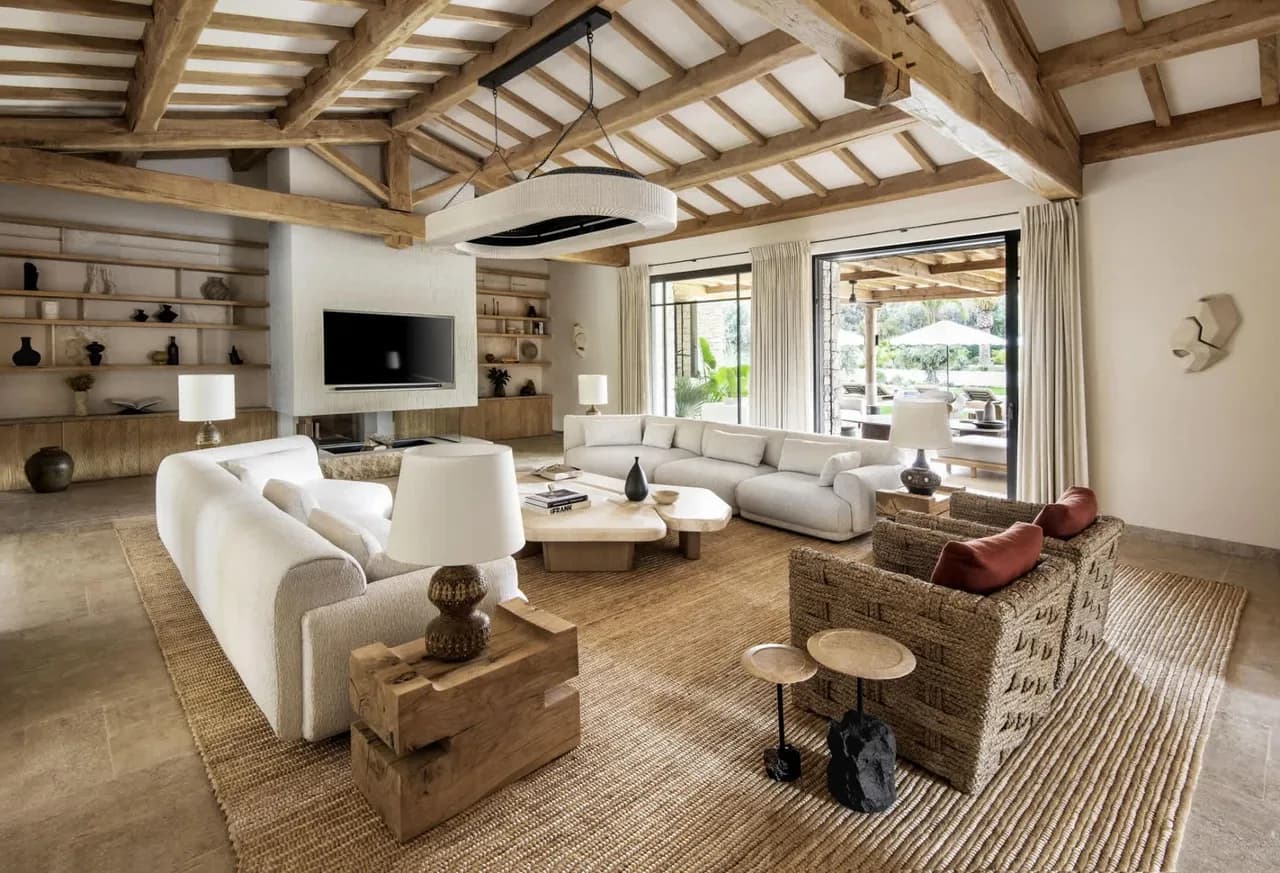 Elegant Escape in Mediterranean Setting photo 2