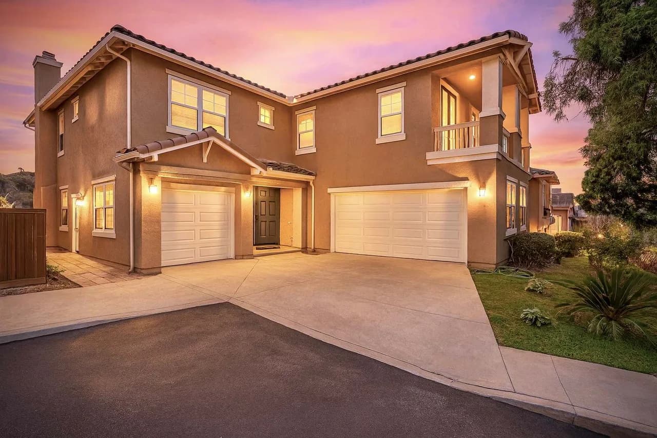Pet-Friendly Five Bedroom Retreat in San Diego