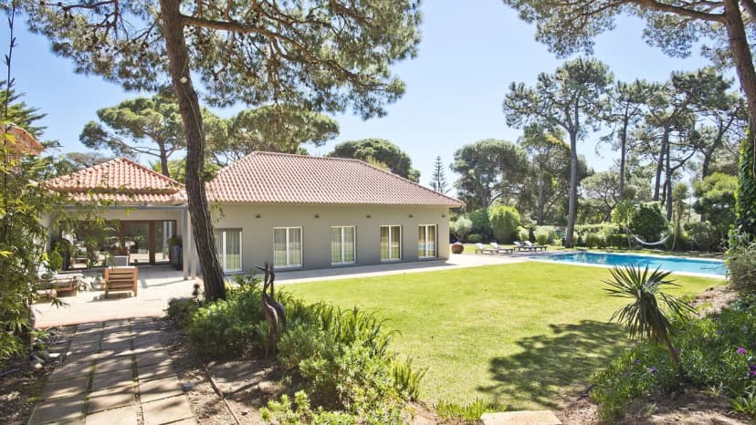 Luxurious Villa Near Cascais Beaches