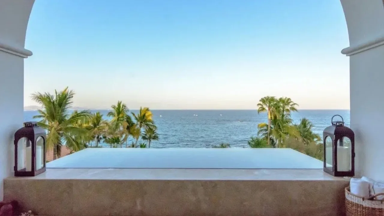 Modern Beachfront Escape in Cabo photo 3