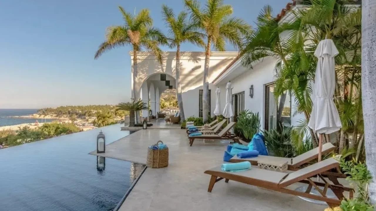 Modern Beachfront Escape in Cabo photo 4